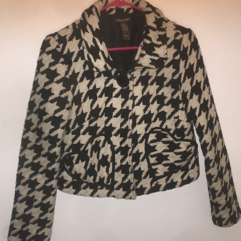 Coat - Picture 2 of 6